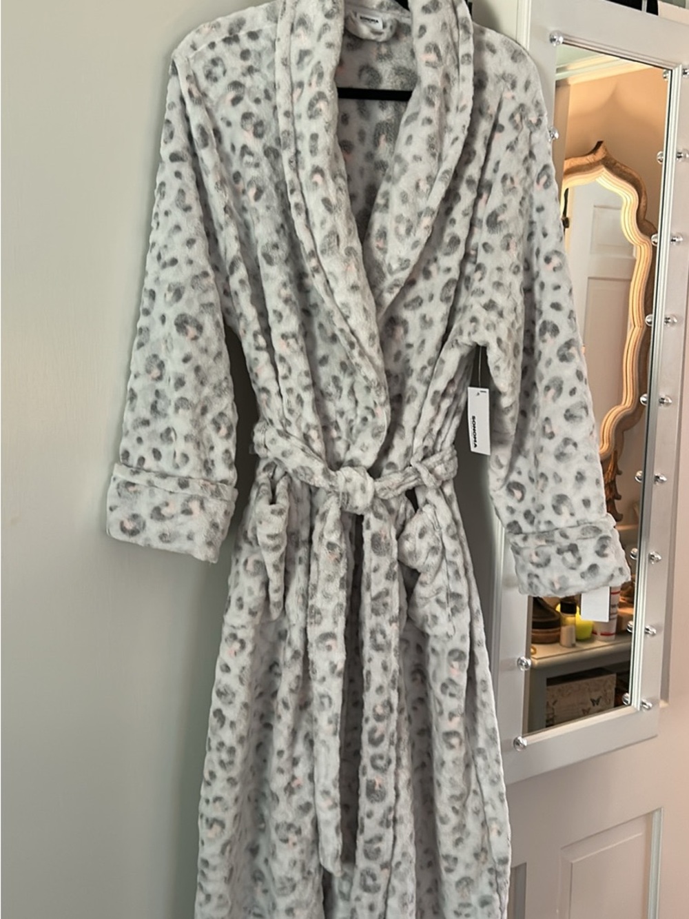 Sonoma Plush Leopard-Style Robe in Light Gray and Taupe